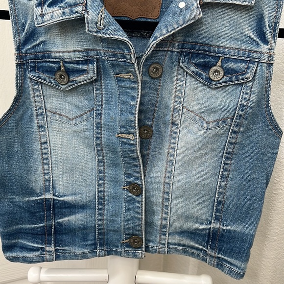 Mini Vest - Picture 2 of 3